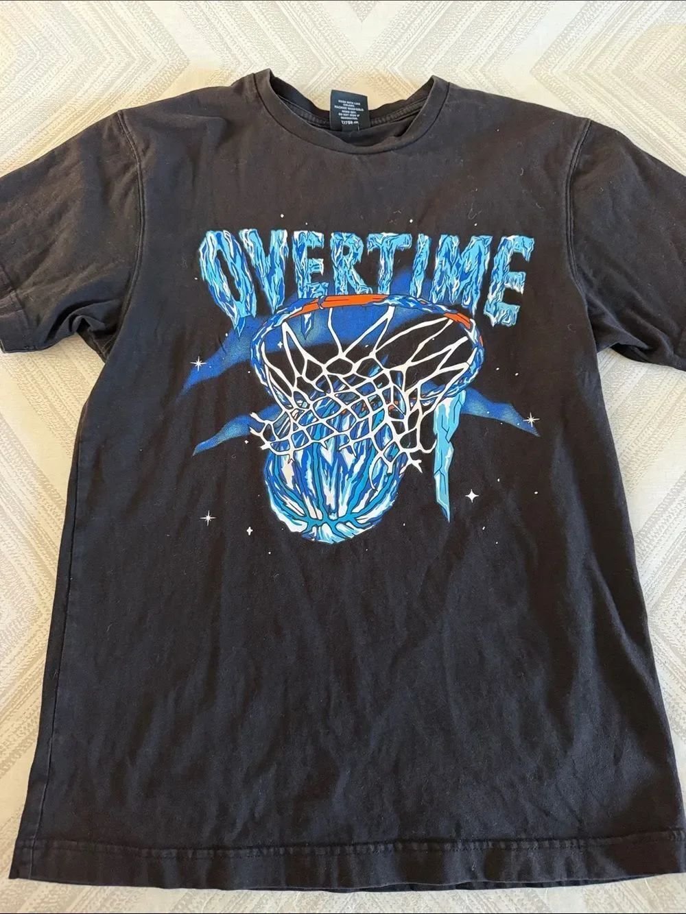 Overtime Basketball Graphic Tee Men’s Small Black Ice Motif Blue Hoop Shirt